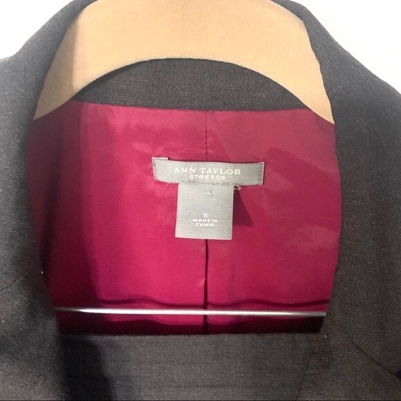 ANN TAYLOR | 2 piece dark grey jacket skirt - Picture 3 of 10